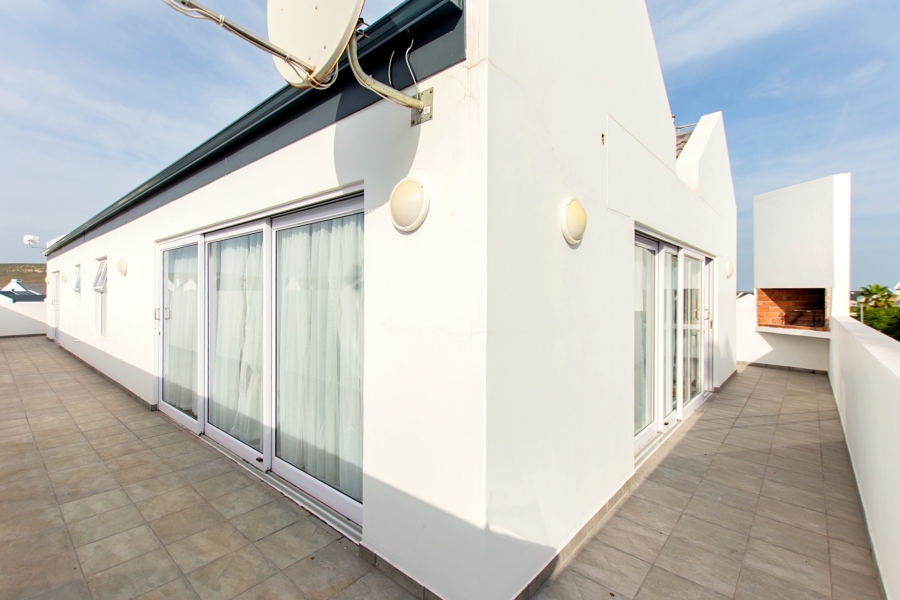 5 Bedroom Property for Sale in Brittania Beach Estate Western Cape